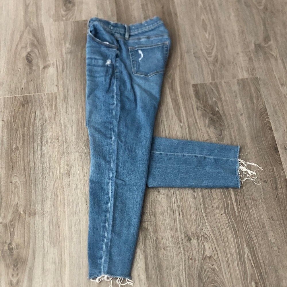 LOFT Women The Skinny Medium Wash Denim Buttoned Distressed Jeans | 29/8